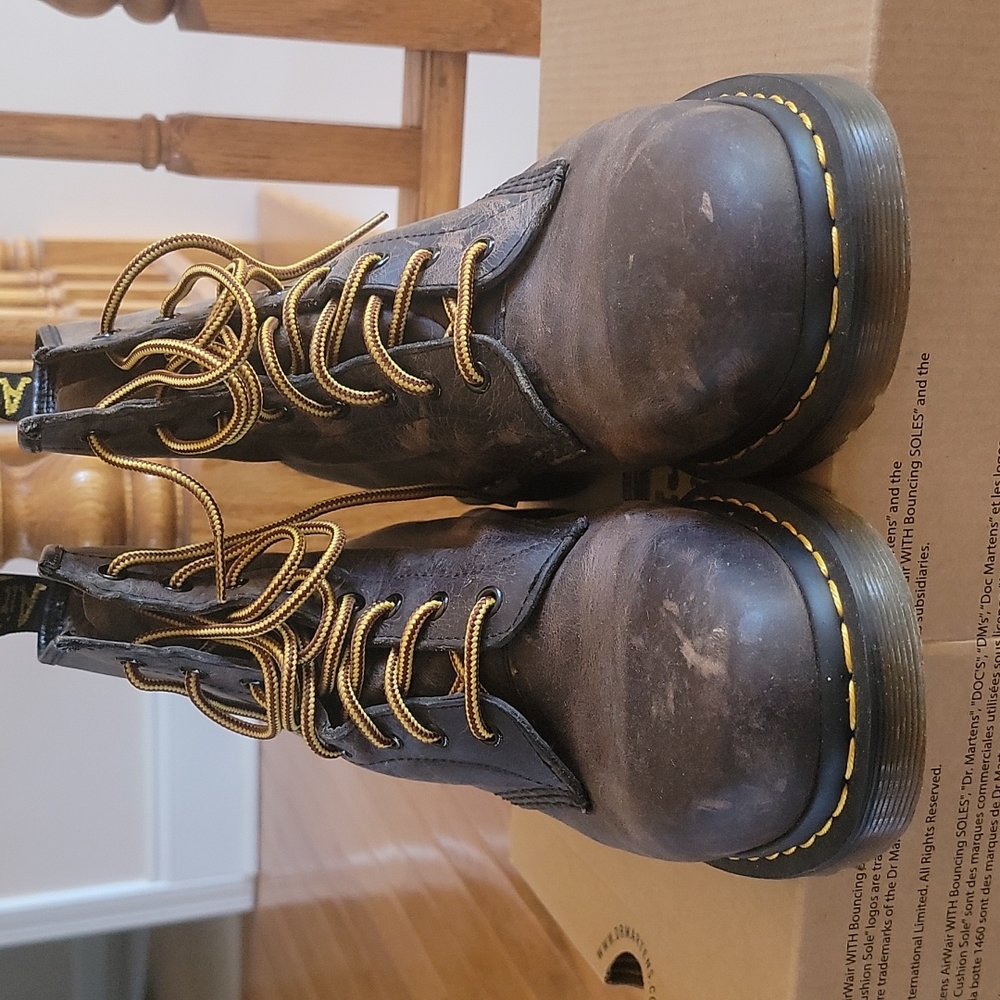 Doc Marten AirWair - Distressed - Picture 3 of 8